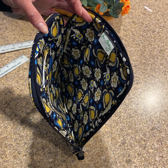 Vera Bradley Tablet Zip Quilted Case Ellie Blue Floral Elephant Pattern - Picture 13 of 17